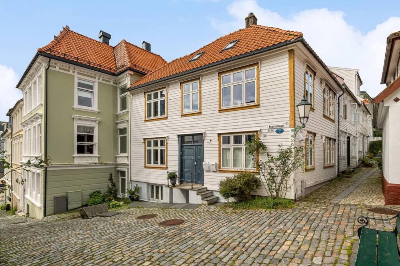 Dinbnb Apartments I Historical Two-Floor Apartment With Rooftop Panorama I 1645 Heritage Bergen Exterior photo