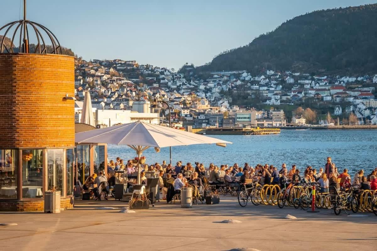 Dinbnb Apartments I Historical Two-Floor Apartment With Rooftop Panorama I 1645 Heritage Bergen Exterior photo